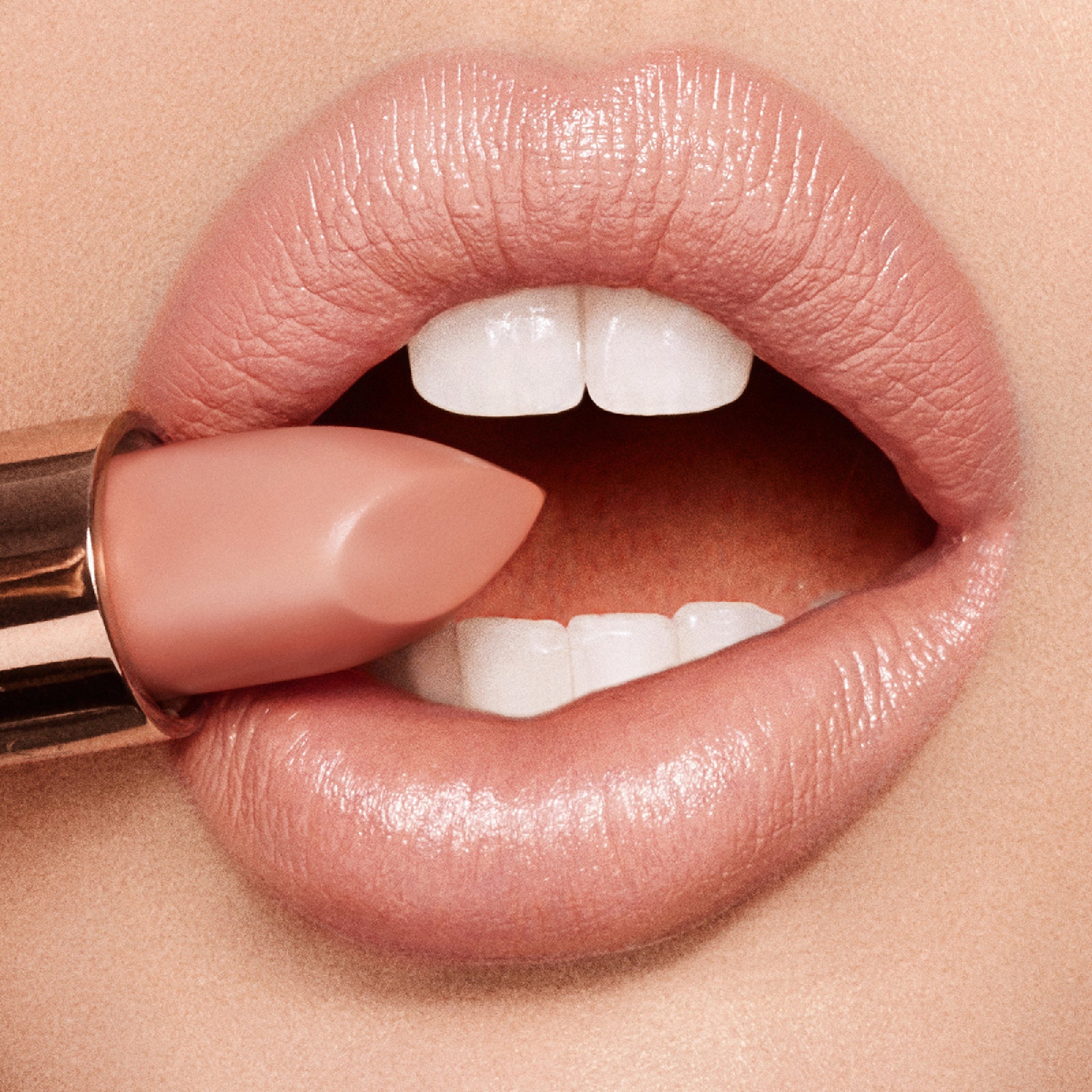 Charlotte Tilbury - K.I.S.S.I.N.G Lipstick