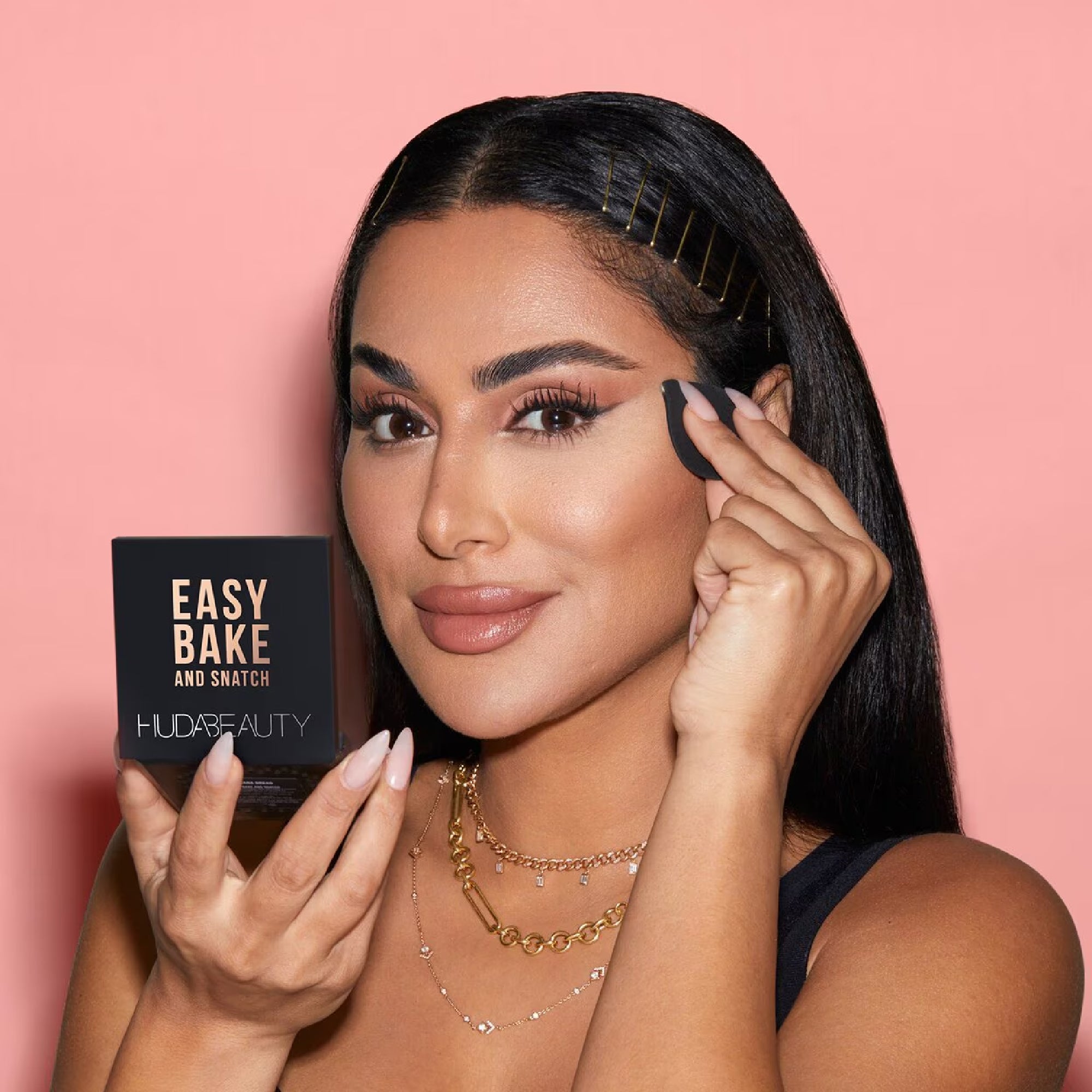 Huda Beauty Easy Bake and Snatch Setting Powder Peach Pie shade 8.5g compact
